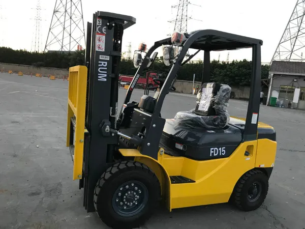 1500kg Diesel Type Forklift with 920mm Fork Length and Air Tyre