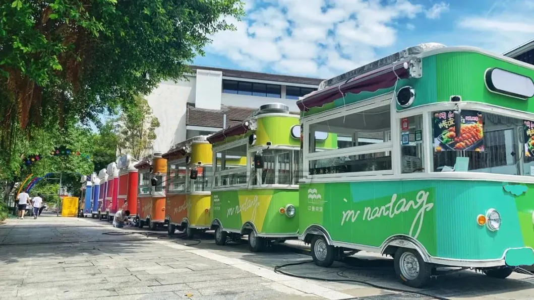 BBQ Kiosk Food Car Towing Street Trailer Equipment Shipping Container Galvanized Car Refrigerated Food Trailer Food Container