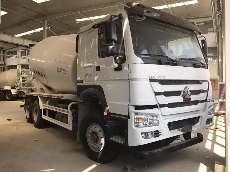 Diesel Engine 8X4 Sinotruk HOWO 16cbm 371HP Concrete Mixer Truck