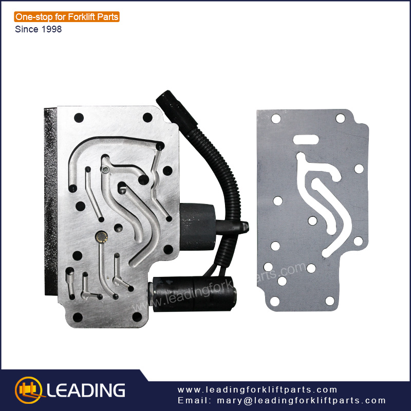 Discount Price K91328-04000 for Cpcd35n Forklift Transmission Torque Convertor Control Valve