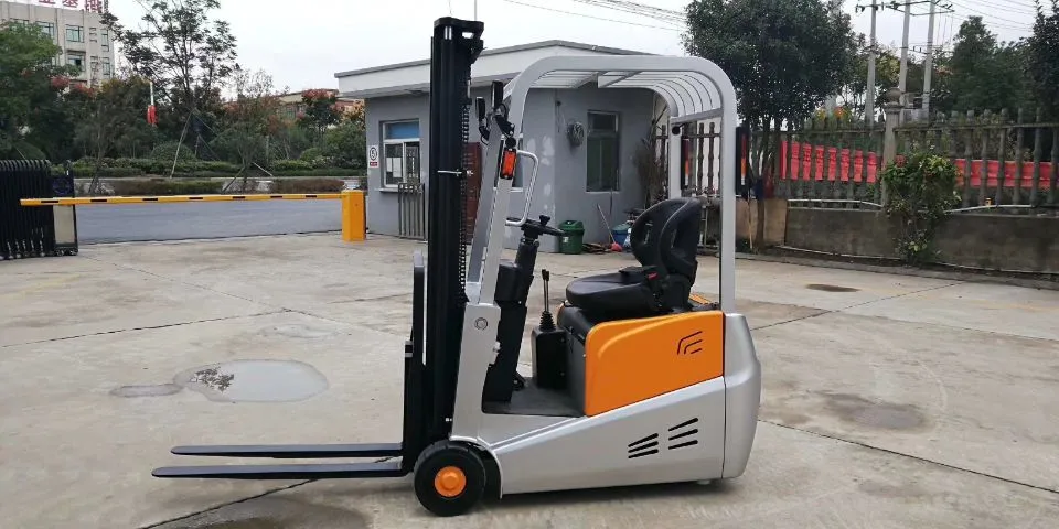 Electric Forklift Mini 3 Wheels Truck 1.5tton 1500kgs with Maintenance Free Battery Pictures & Photoselectric Forklift Mini 3 Wheels Truck 1.5tton 1500kgs Wit