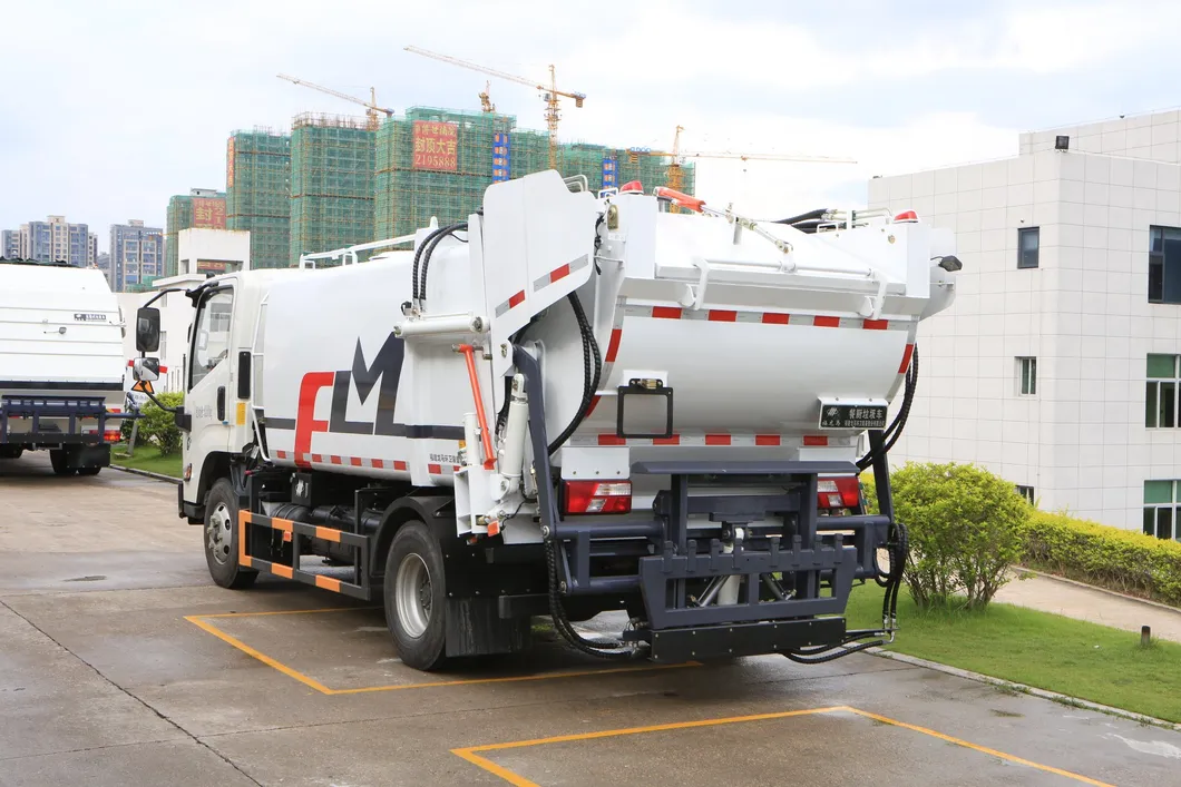 Fulongma Automated Rear Loader Arm 6500L Garbage Tank Truck