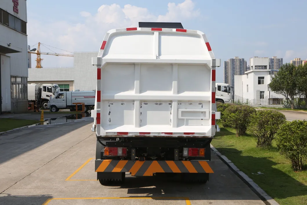 Fulongma Side Loader 7cbm Loading Volume Maintenance Friendly Garbage Truck