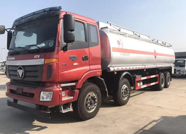 Heavy Duty Oil Fuel Truck with Loading of 27000kgs at Good Price