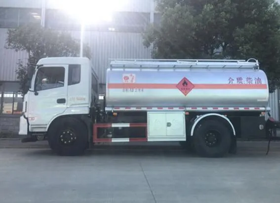 Heavy Duty Oil Fuel Truck with Loading of 27000kgs at Good Price