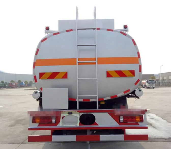 Heavy Duty Oil Fuel Truck with Loading of 27000kgs at Good Price