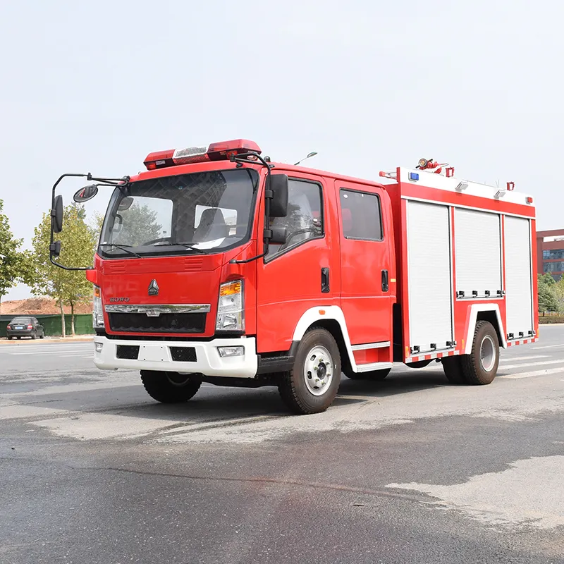 HOWO Light Fire Fighting Truck (4Ton Fire Engine with Pump CB10/40 Cannon > 60M)
