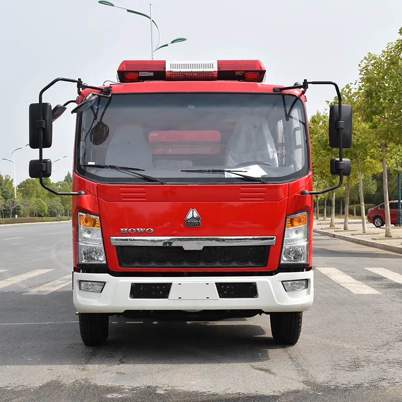 HOWO Light Fire Fighting Truck (4Ton Fire Engine with Pump CB10/40 Cannon > 60M)
