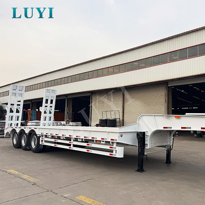 Three-axle 60-ton low-bed semi-trailer