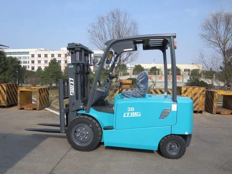 Ltmg 1.5t 2t 3t 5t 3 Ton 5 Ton LPG Gasoline Forklift with Nissan EPA Engine and Side Shifter