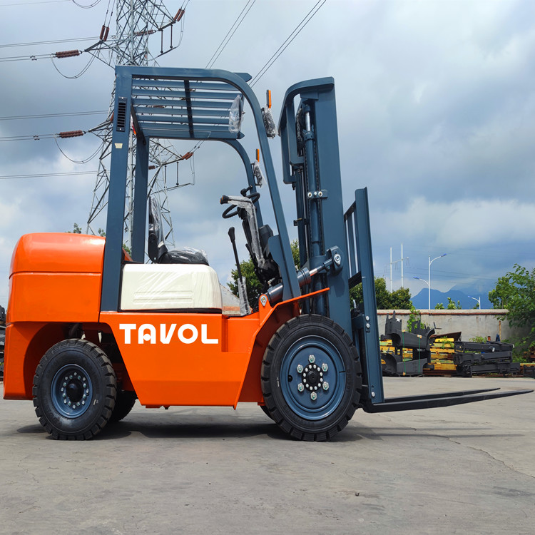 Made in China New Condition 2/2.5/3/4/5/7/10 Ton Diesel Forklift