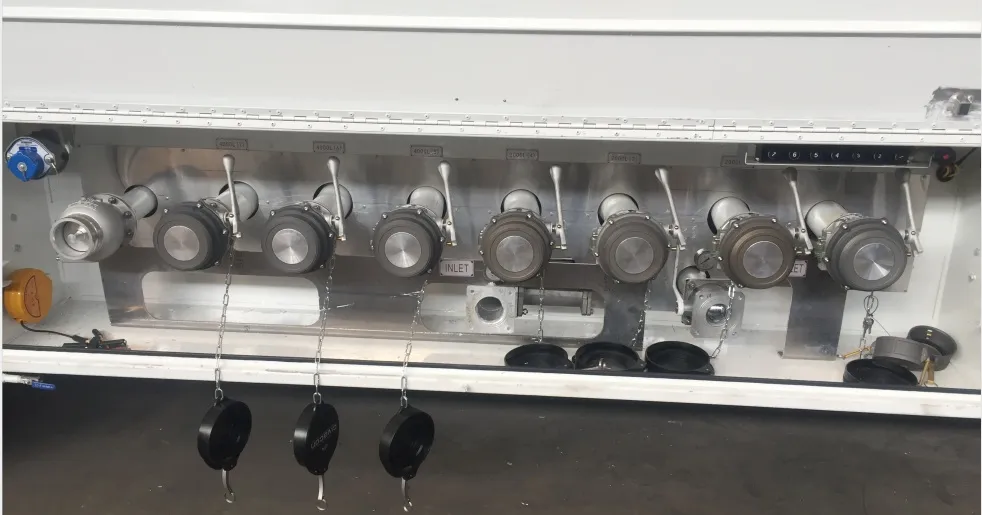 Qingling Isuzu Giga 6X4 10 Wheel 380 HP Fuel Bowser