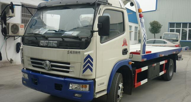 Road Recovery Wrecker Truck with Special Lifting Device at Good Price