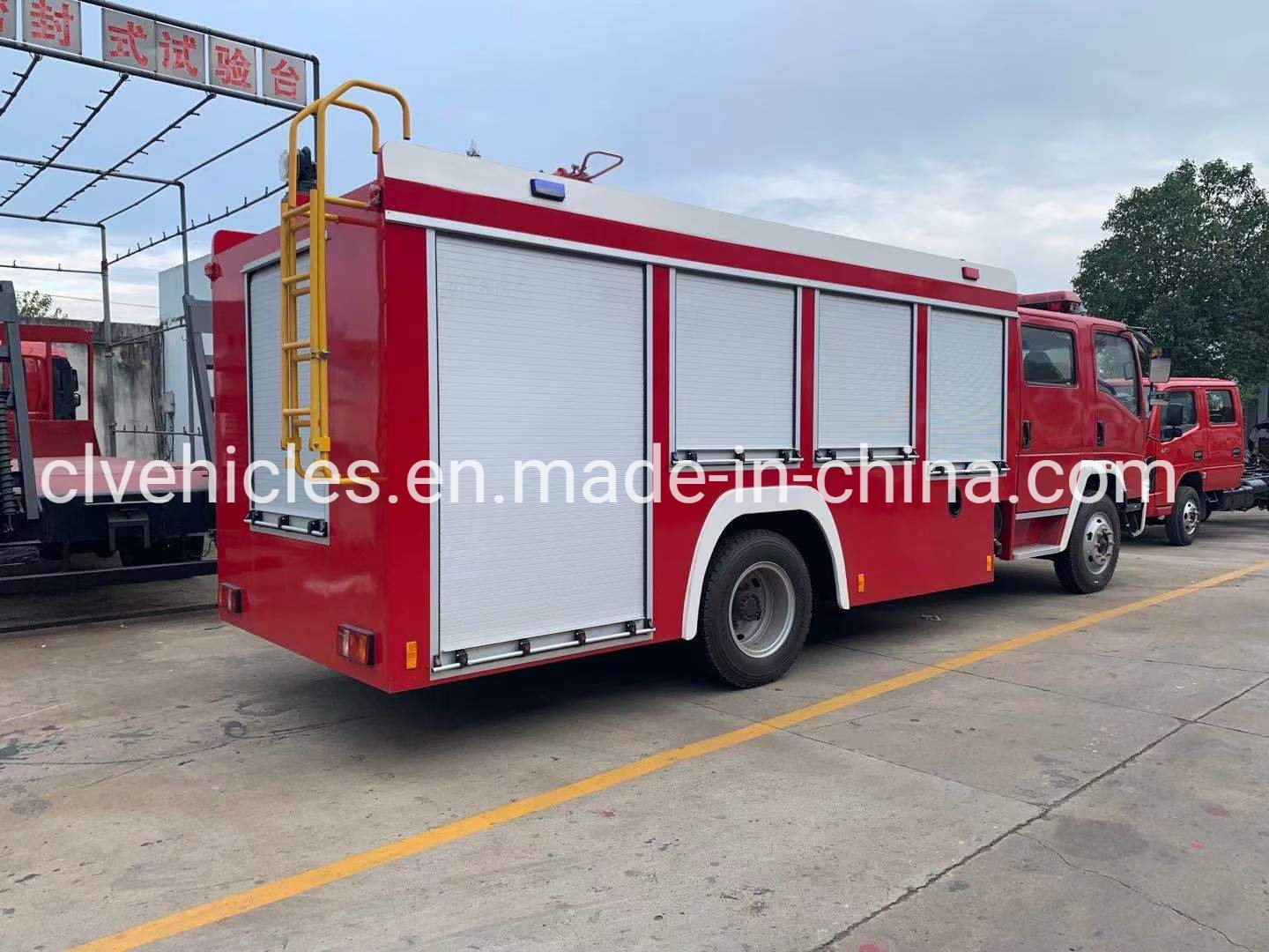 Sino Truck HOWO 5000L Water Tank with Foam Fire Rescue Truck for Africa Market